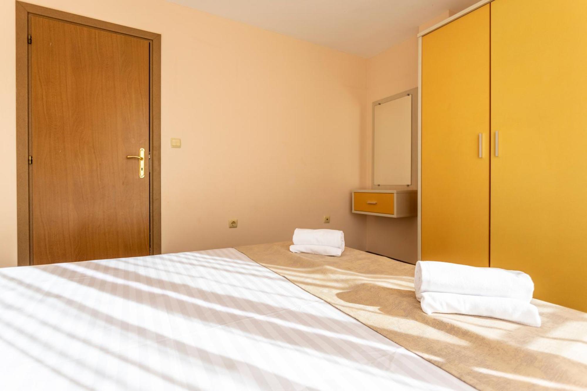 Aparthotel Hotel Prestige City II Primorsko Exterior foto